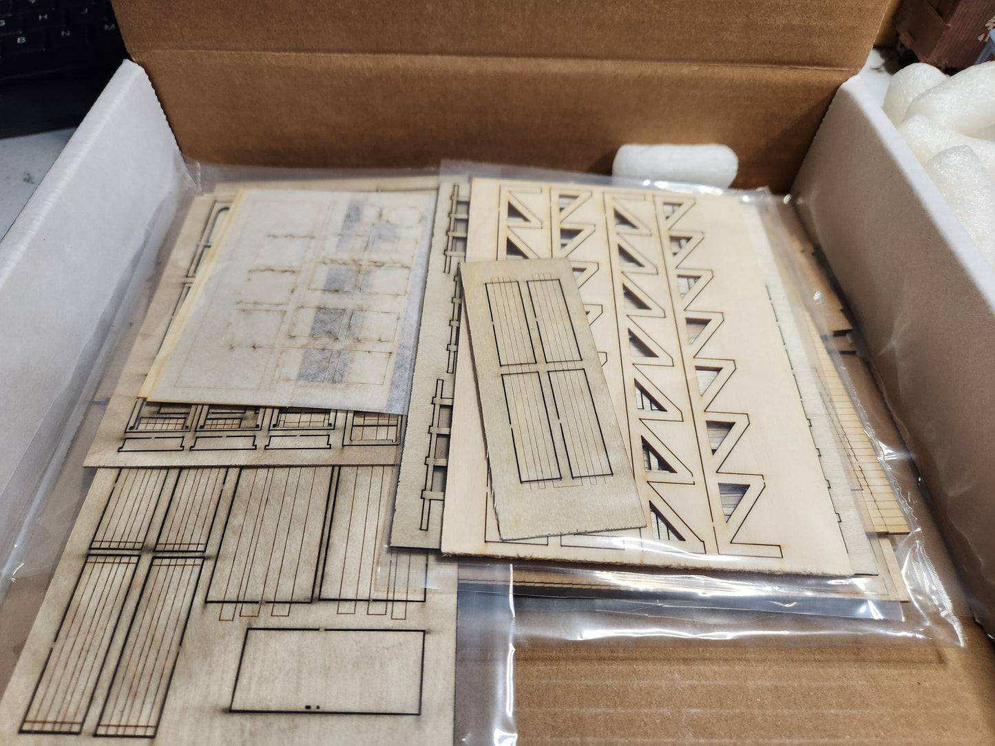 Crick Hollow Hardware & Mining Supply #6127 O Scale Craftsman Style Structure kit