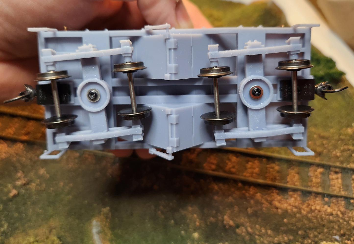 On30 3D Printed 16ft Single Bay Steel Hopper(Set of 2) With Trucks and Couplers