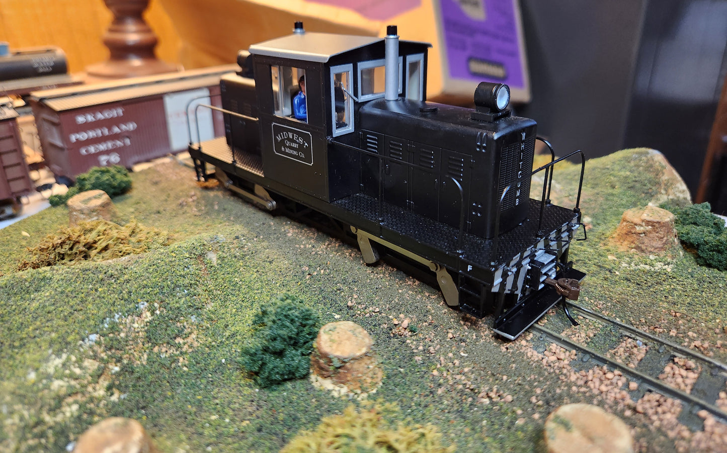 Bachmann On30 Withcomb 50 Ton Center Cab Diesel DCC, Sound ready