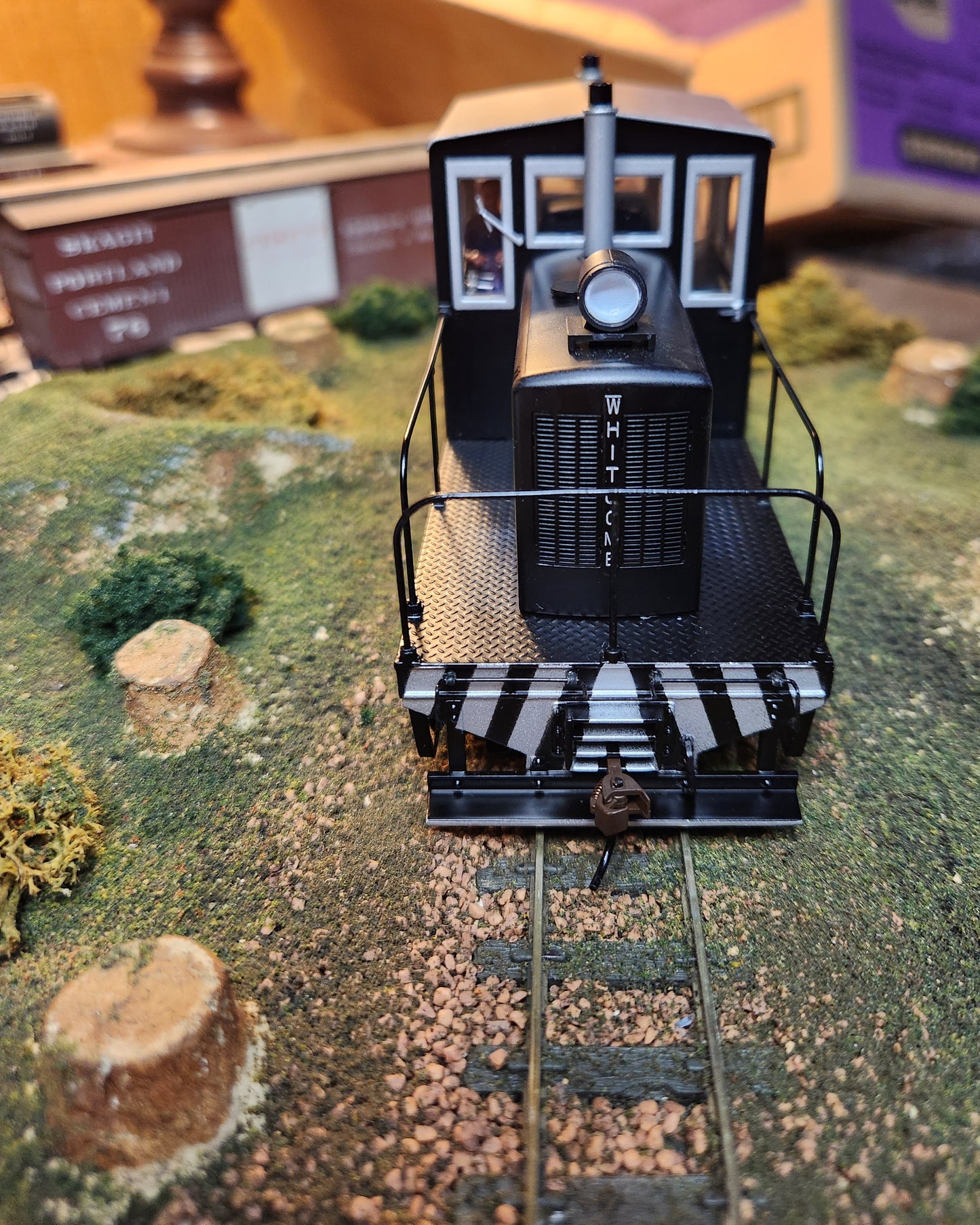 Bachmann On30 Withcomb 50 Ton Center Cab Diesel DCC, Sound ready