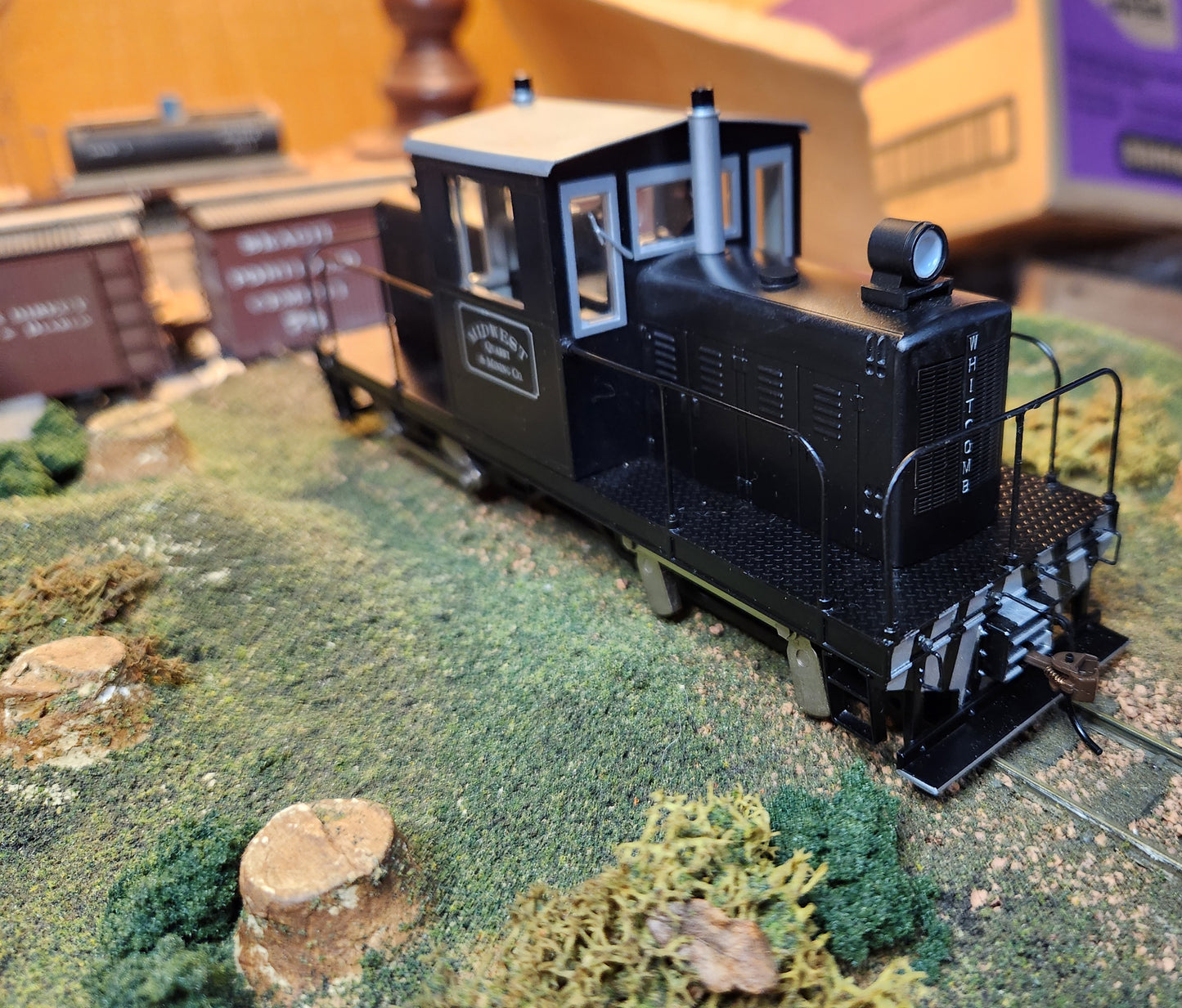 Bachmann On30 Withcomb 50 Ton Center Cab Diesel DCC, Sound ready