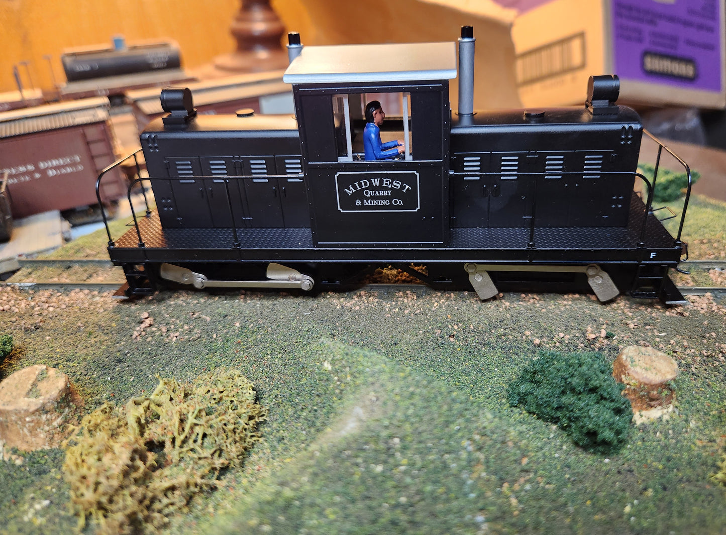 Bachmann On30 Withcomb 50 Ton Center Cab Diesel DCC, Sound ready