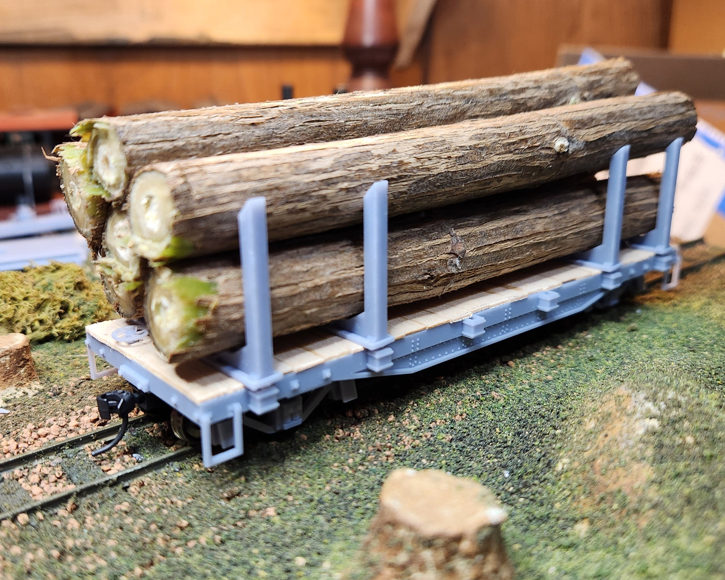 On30 3D Printed 25ft Flat Car with log bunks(Set of 2)