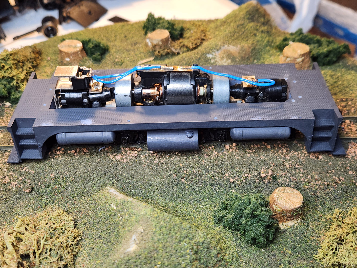 On30 Freelance Center Cab Chassis Kit 3D printed For Athearn SW7 Mechanism