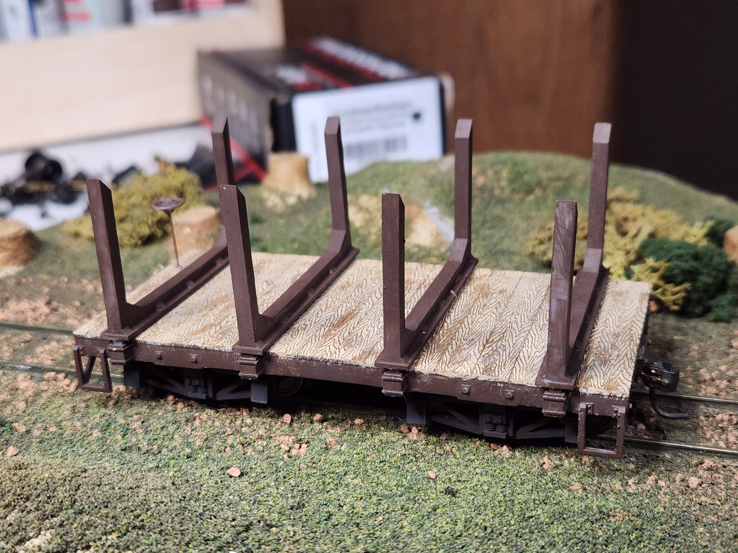 On30 3D Printed 16ft Flat Car with log bunks(Set of 2)
