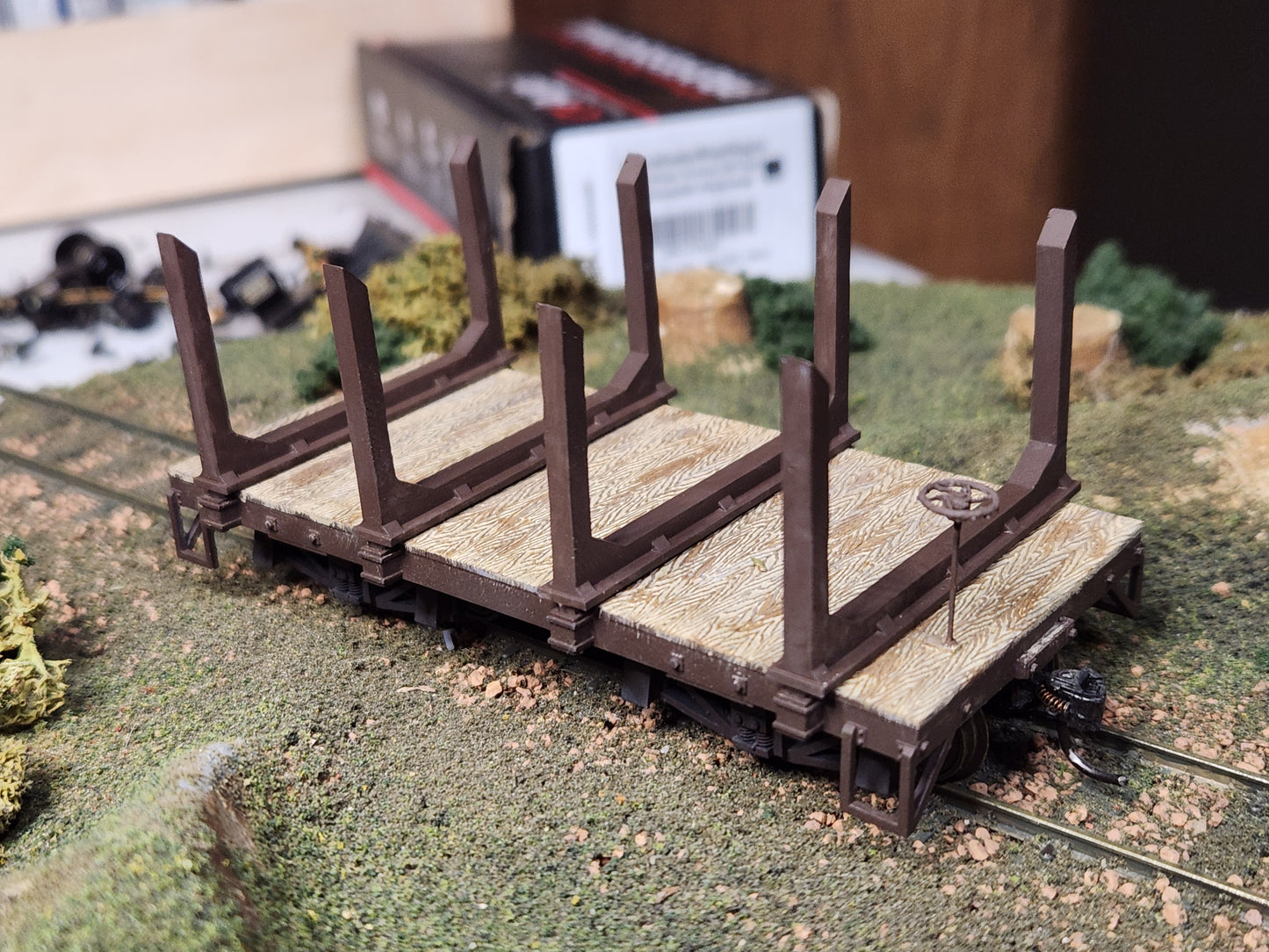 On30 3D Printed 16ft Flat Car with log bunks(Set of 2)