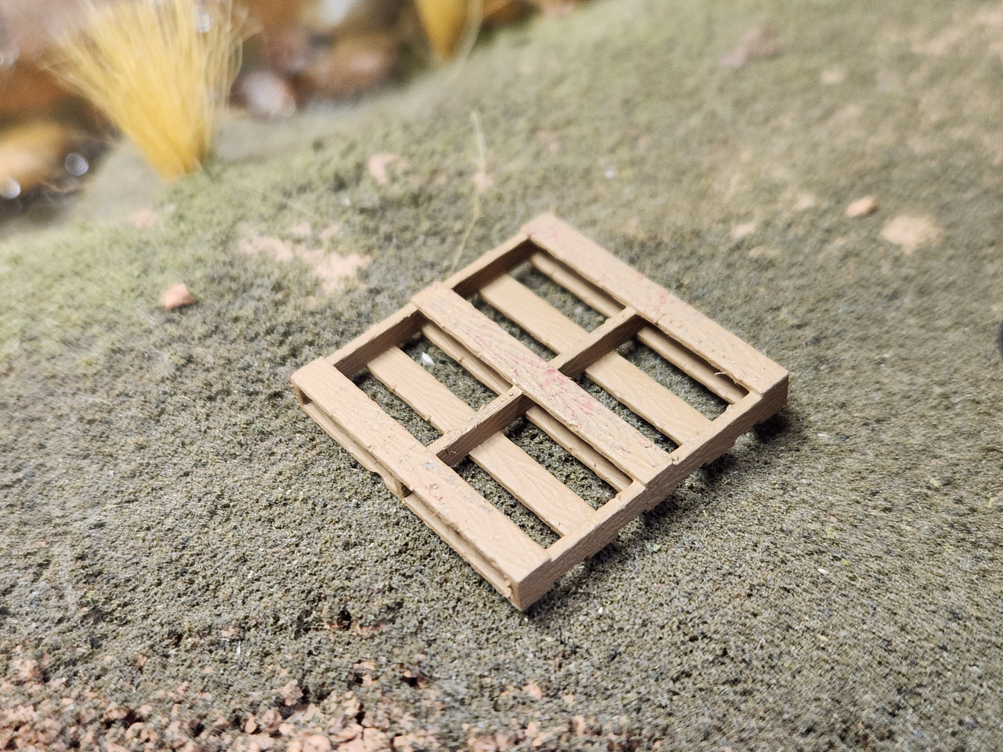 O scale 3D Printed Pallet with 4-55 gallon drums