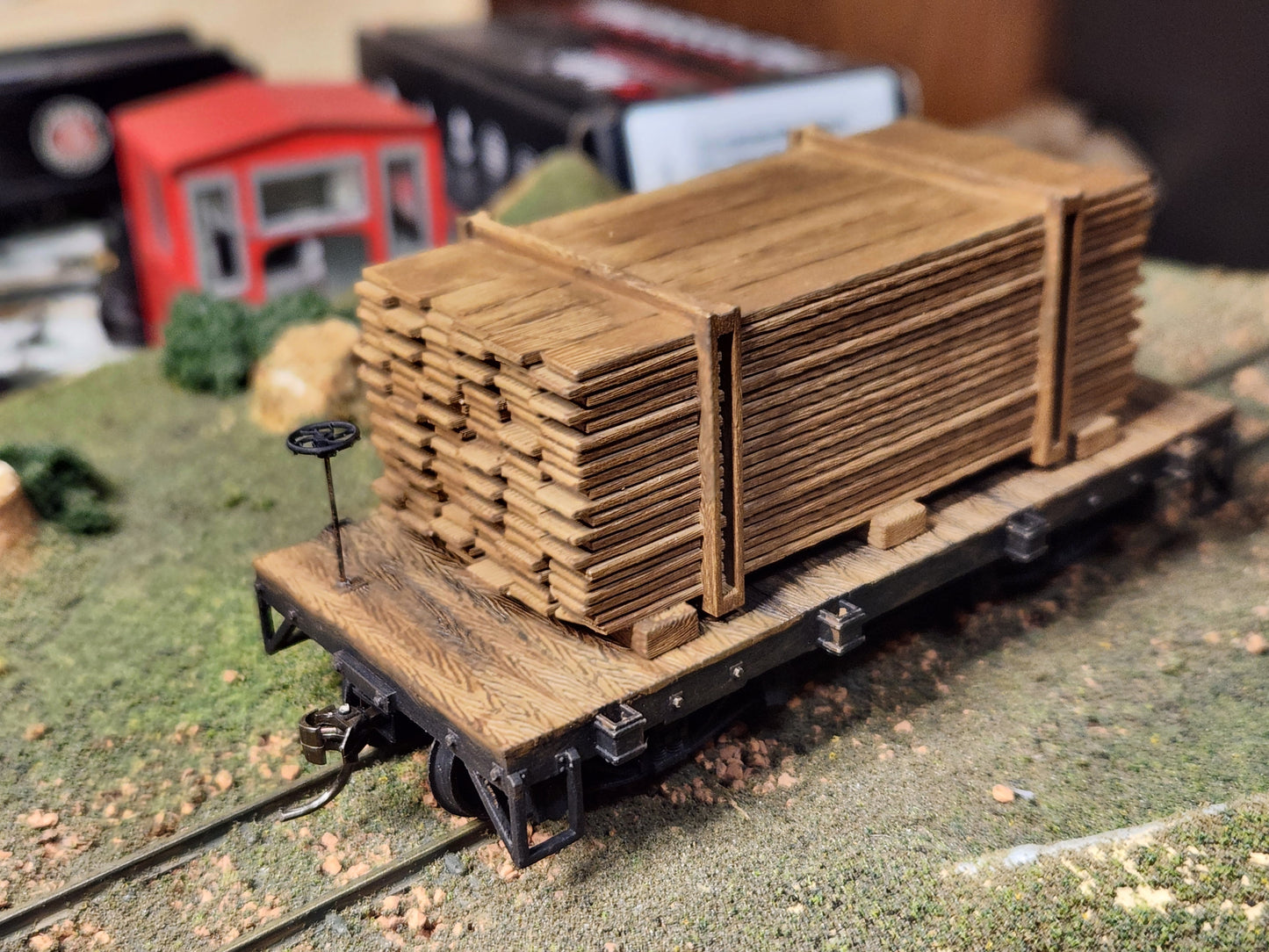 On30 3D Printed 16ft Flat Car With Lumber Load