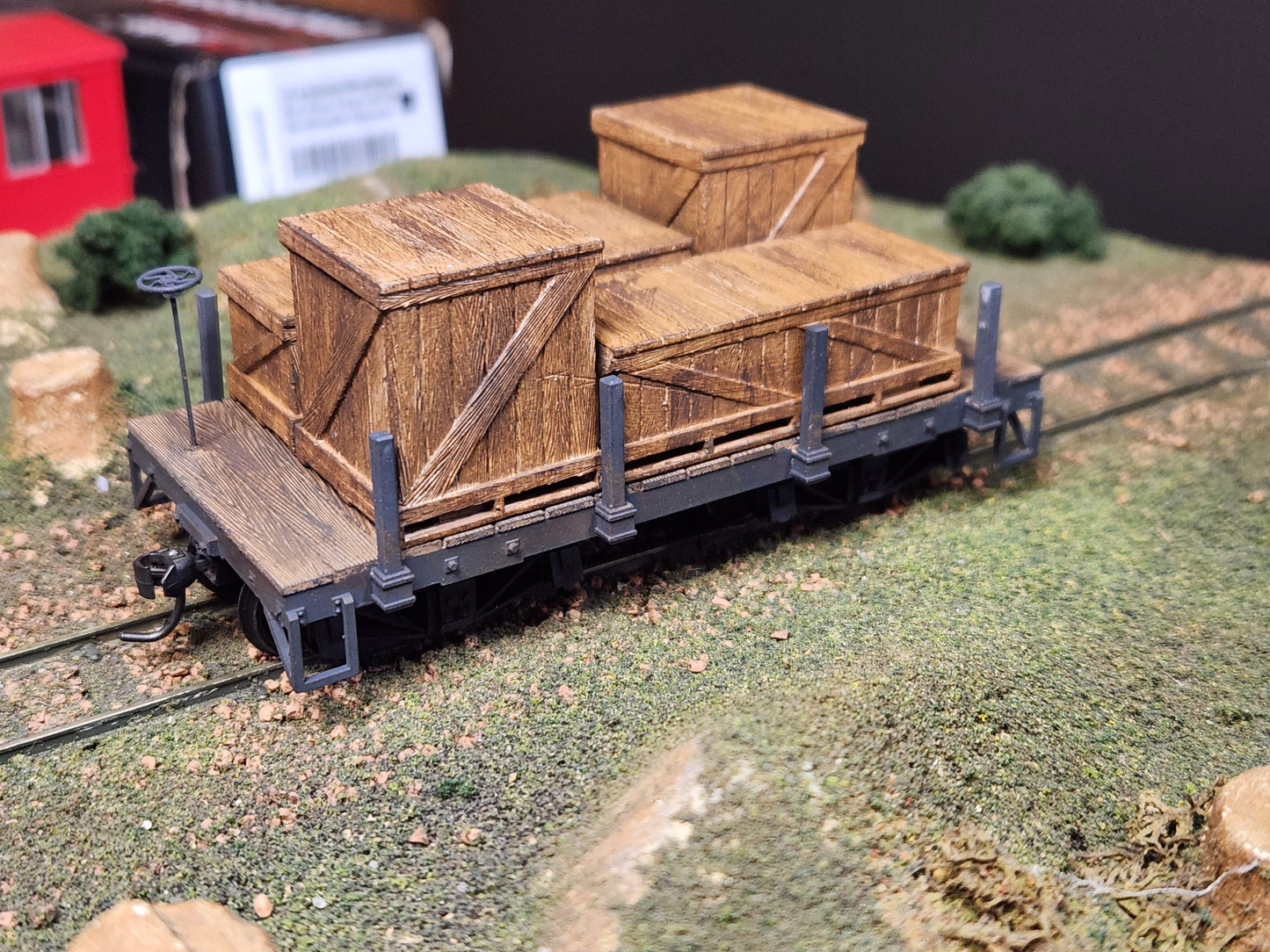 On30 3D Printed 16ft Flat Car With Wood Crate Load