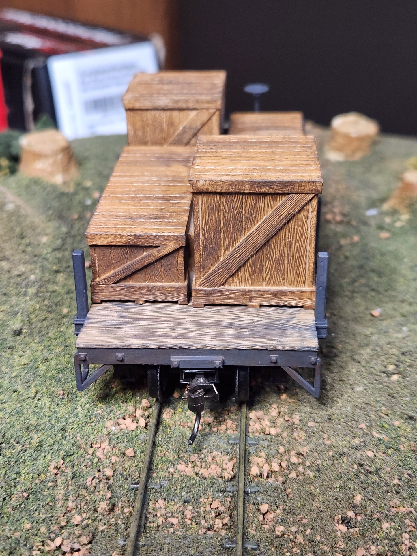 On30 3D Printed 16ft Flat Car With Wood Crate Load
