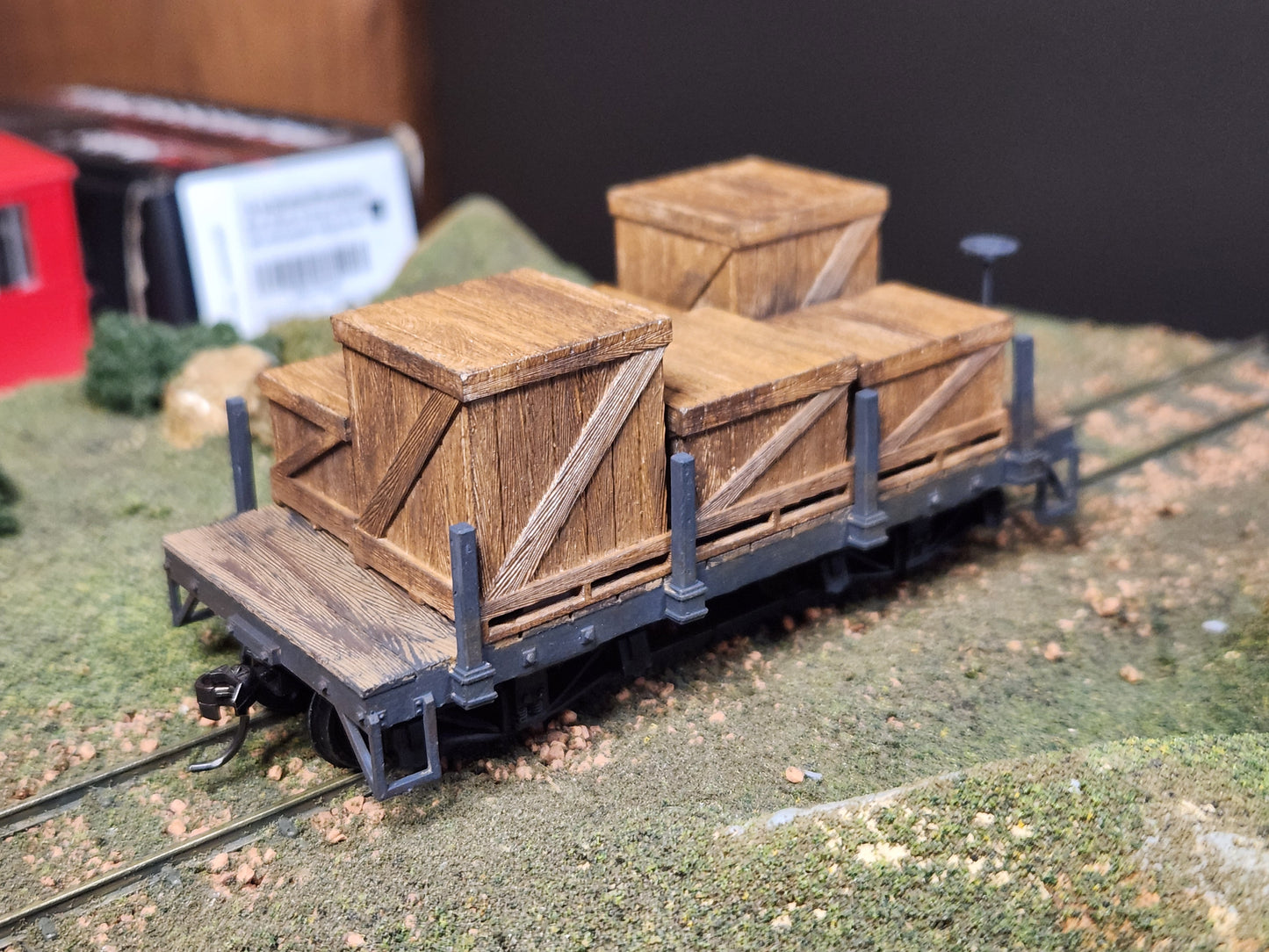 On30 3D Printed 16ft Flat Car With Wood Crate Load