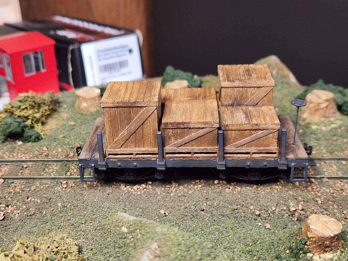 On30 3D Printed 16ft Flat Car With Wood Crate Load