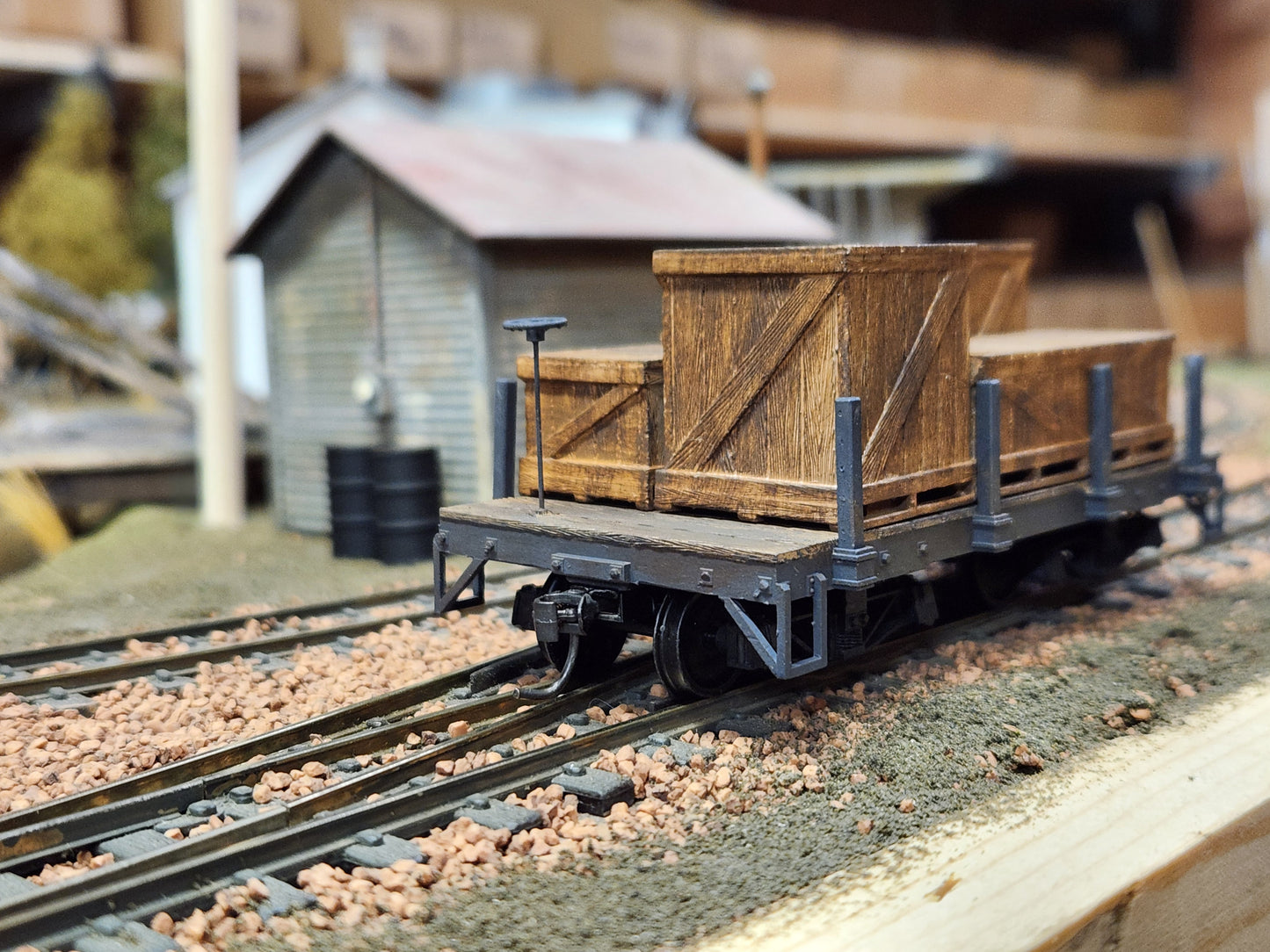 On30 3D Printed 16ft Flat Car With Wood Crate Load