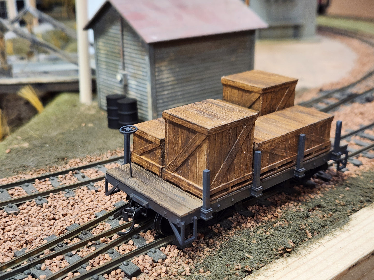 On30 3D Printed 16ft Flat Car With Wood Crate Load
