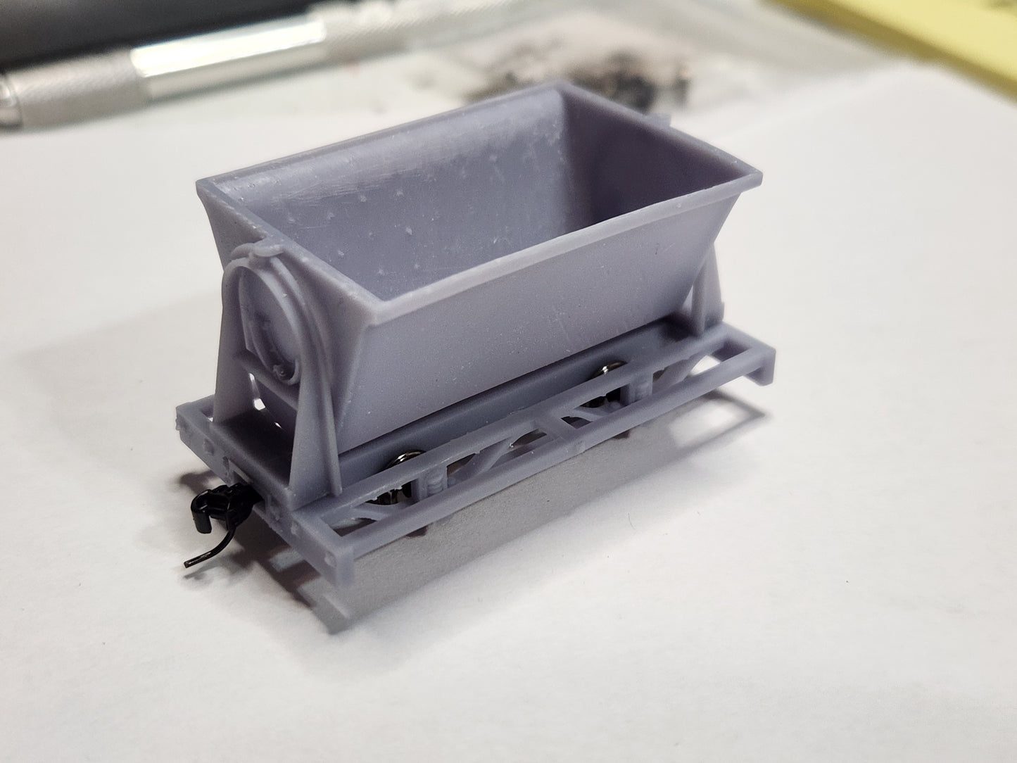On18 3D printed 8ft V tipper hopper car kit