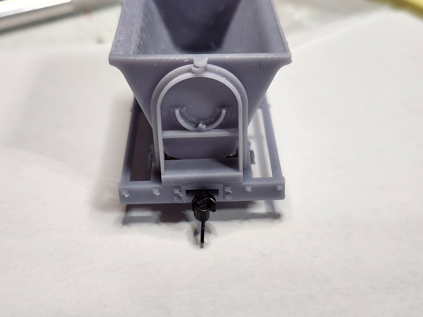 On18 3D printed 8ft V tipper hopper car kit