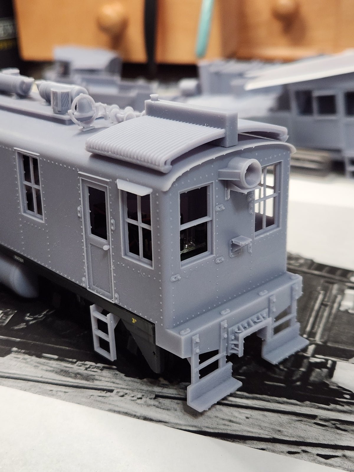 S Scale Ingersol Rand 100 Ton Box Cab Switcher Kit 3D printed For The Helper Service Showcase Line SW7 Mechanism