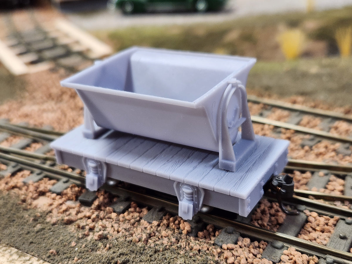 On30 3D Printed Steel V Tipper Hopper on 10ft Chassis