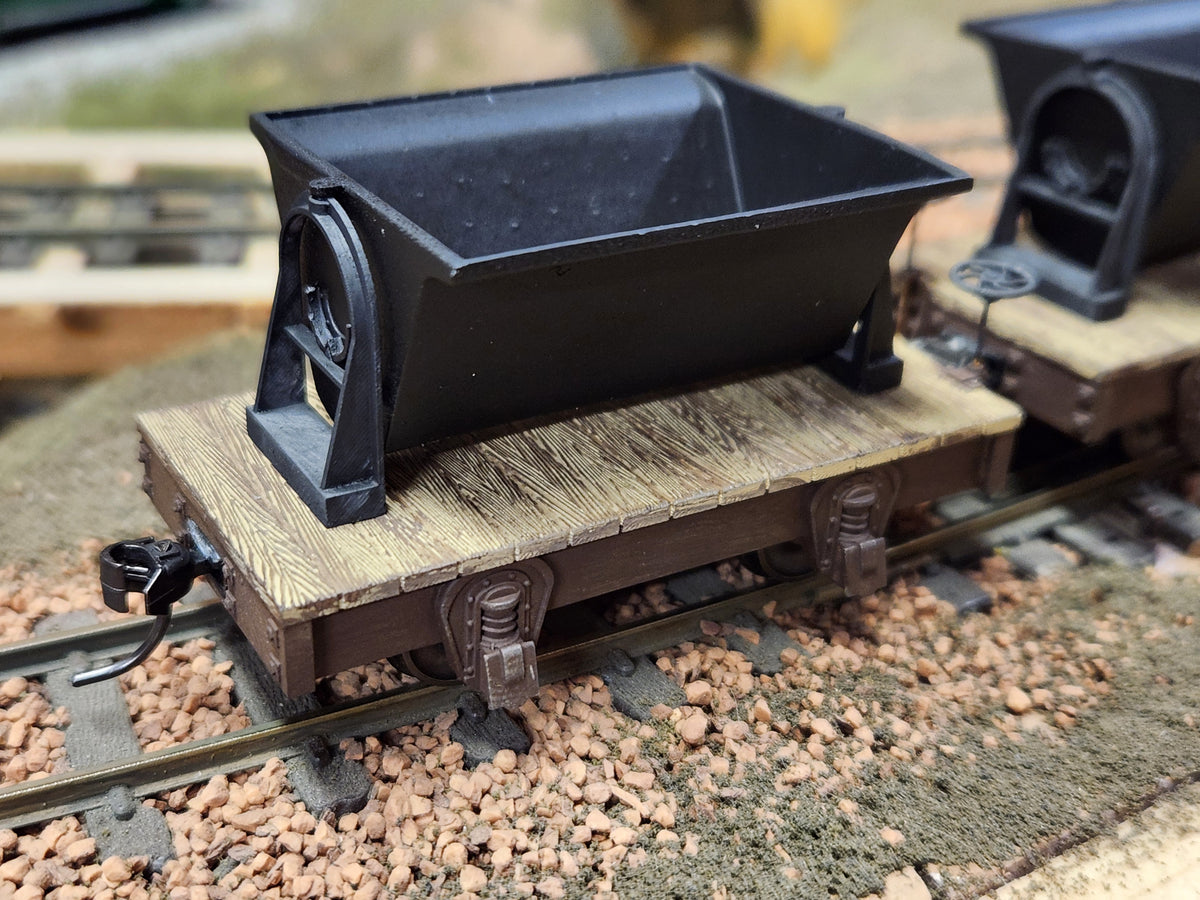 On30 3D Printed Steel V Tipper Hopper on 10ft Chassis