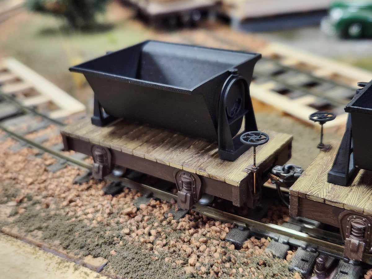 On30 3D Printed Steel V Tipper Hopper on 10ft Chassis
